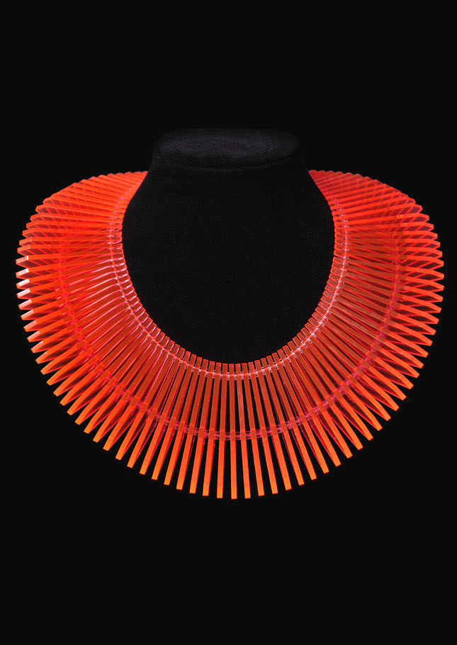 ����� ����