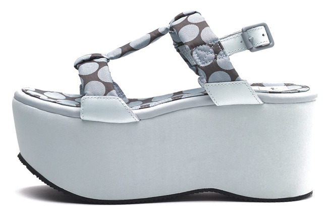 ���� ���